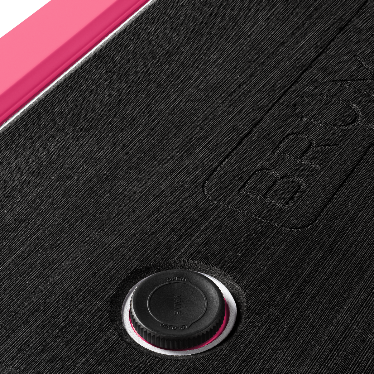 brutank-f4 brutank-55qt-neonpink-vent.png